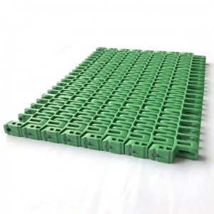 IS615 Radius Flush Grid with Pop-up Flights Plastic Conveyor Belt