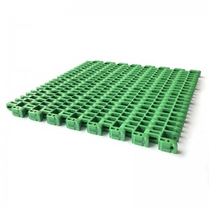 IS615 Radius Flush Grid with Pop-up Flights Plastic Conveyor Belt