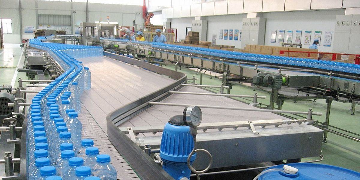 What are the advantages of modular plastic mesh belts compared to belt conveyors