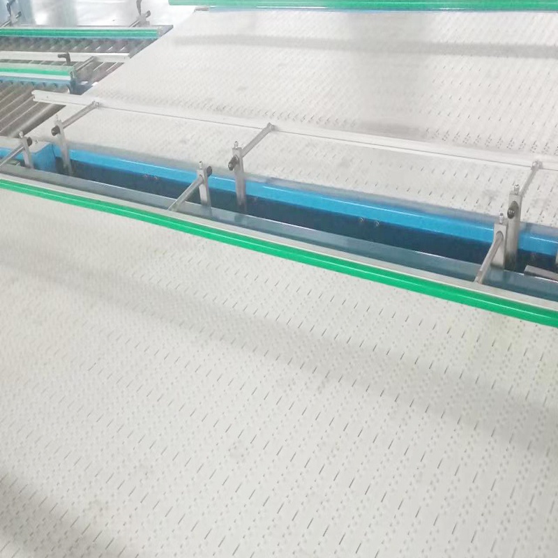 The application of flat plastic mesh belt conveyor in actual production